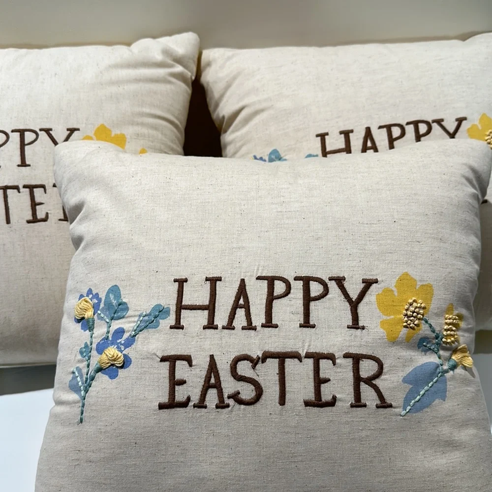 🌸NEW BUNDLE Of 3 THRESHOLD DECORATIVE PILLOW 18in x 18 in NEW WITH TAGS.